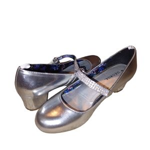 Girls Silver Dress shoe size 4